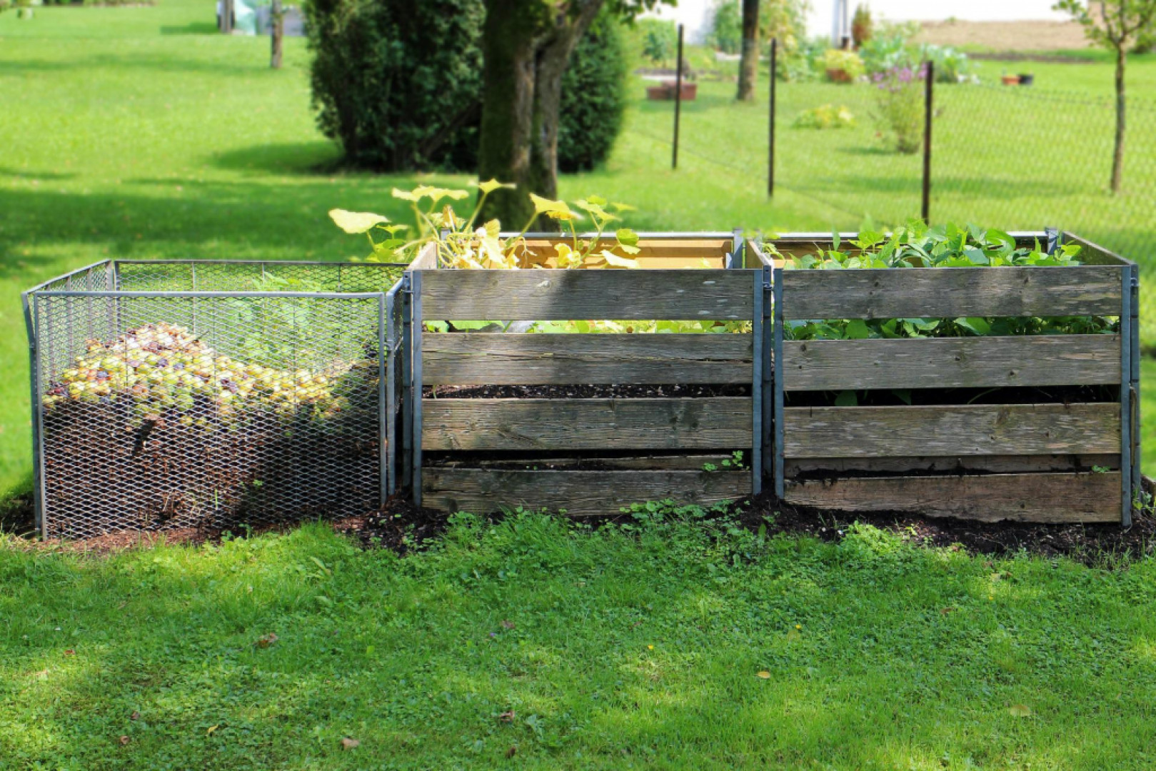 Kompostér platí za praktický doplněk na každé zahradě